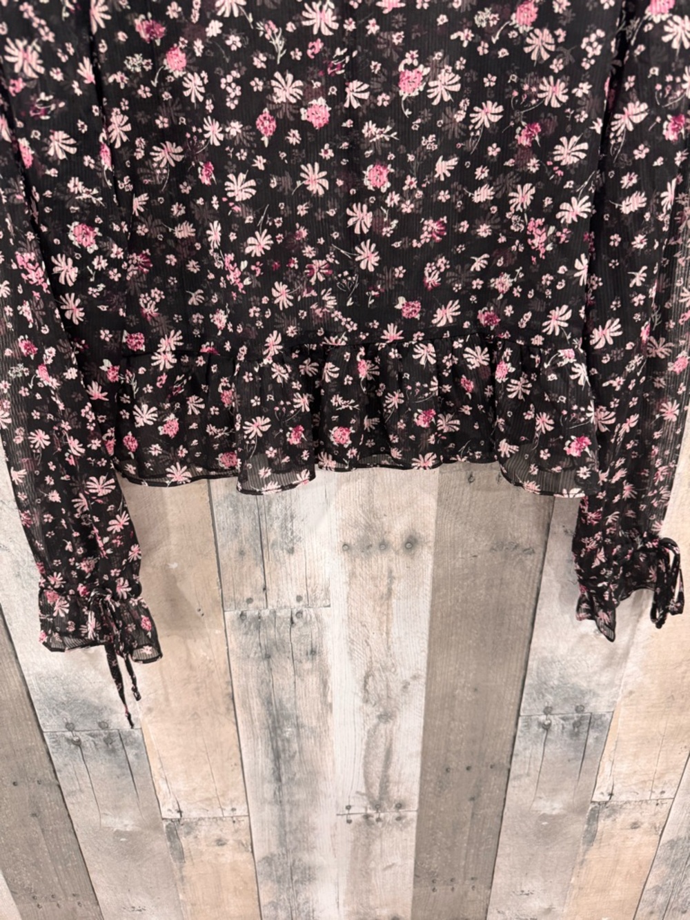 BCBGeneration Black Sheer Floral Ruffle Neck Blouse Sz. M - Picture 6 of 10